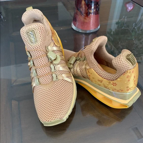 Nike Shox Gravity Metallic gold - Picture 4 of 6